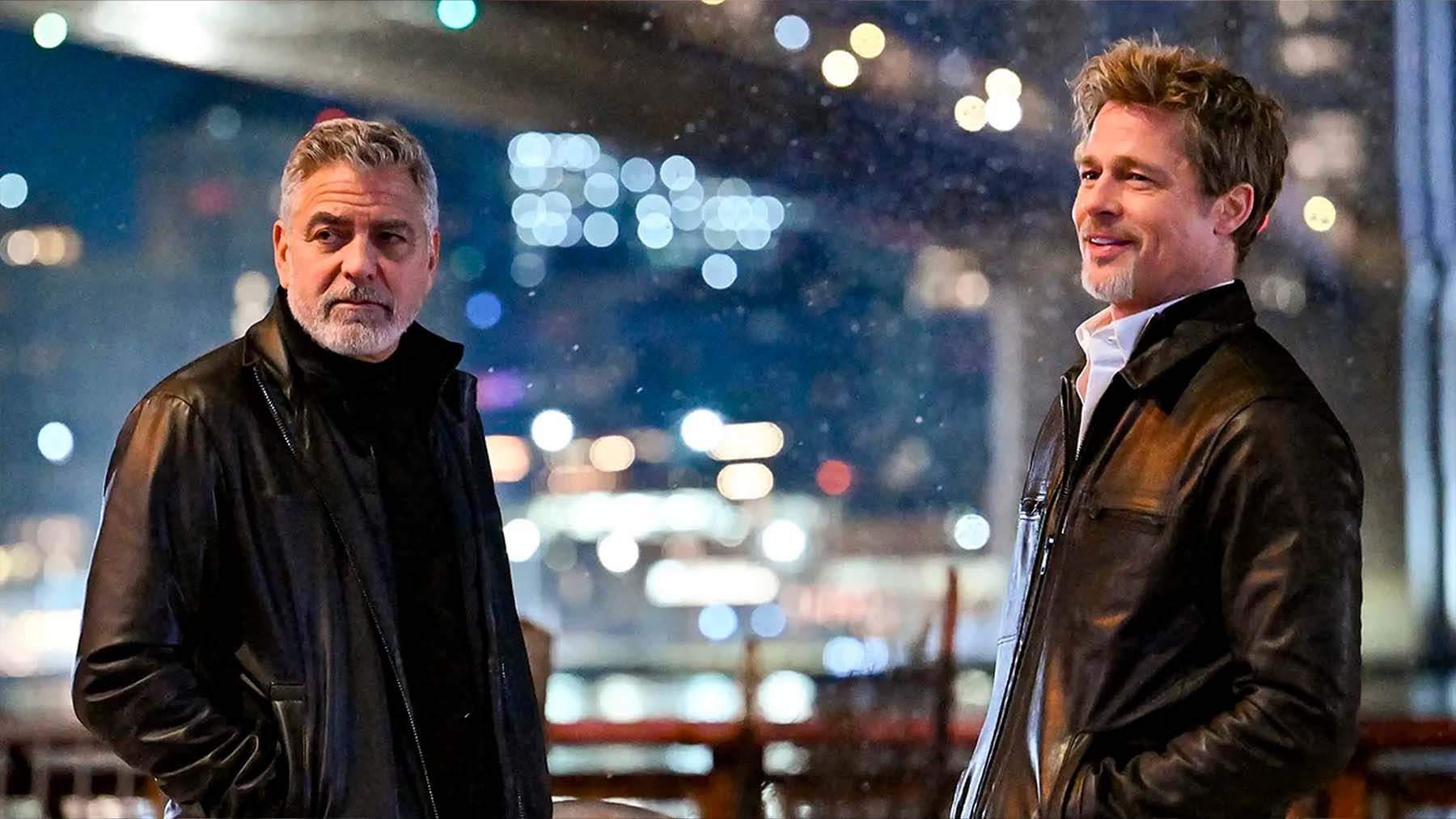 George Clooney y Brad Pitt durante el rodaje de ‘Wolfs’ (Apple TV +).