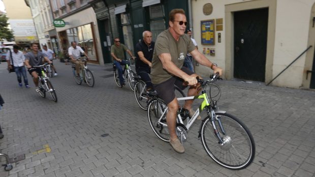 Mensaje ambiental Schwarzenegger bike