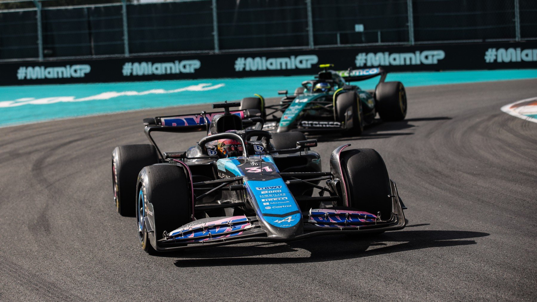 Ocon y Alonso en el GP de Miami. (Europa Press)