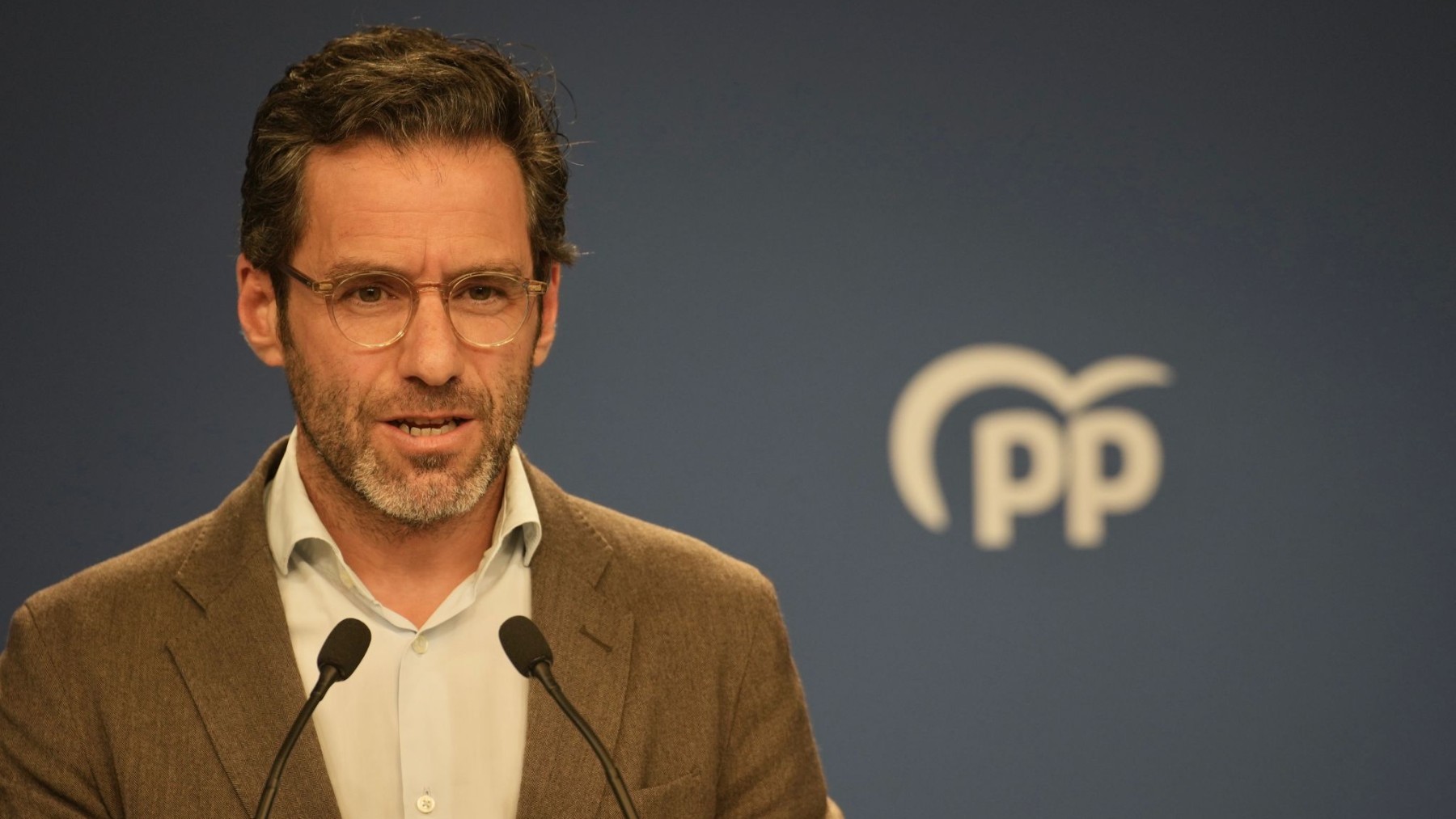 Borja Sémper en rueda de prensa. (Foto: David Mudarra)