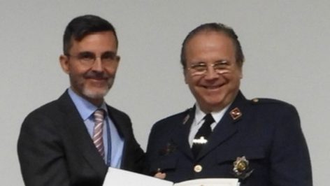 Antonio Miguel Carmona, al recibir el reconocimiento.