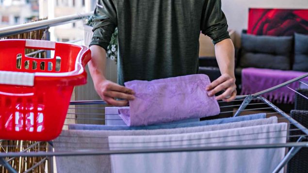 Es el truco de moda: la mejor forma de secar la ropa los días de lluvia