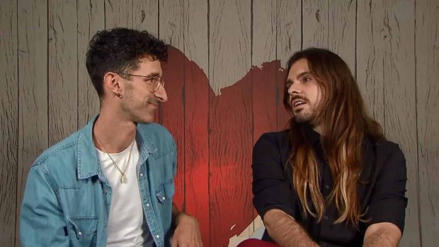 Arnau y Raúl en 'First Dates'. (Mediaset)