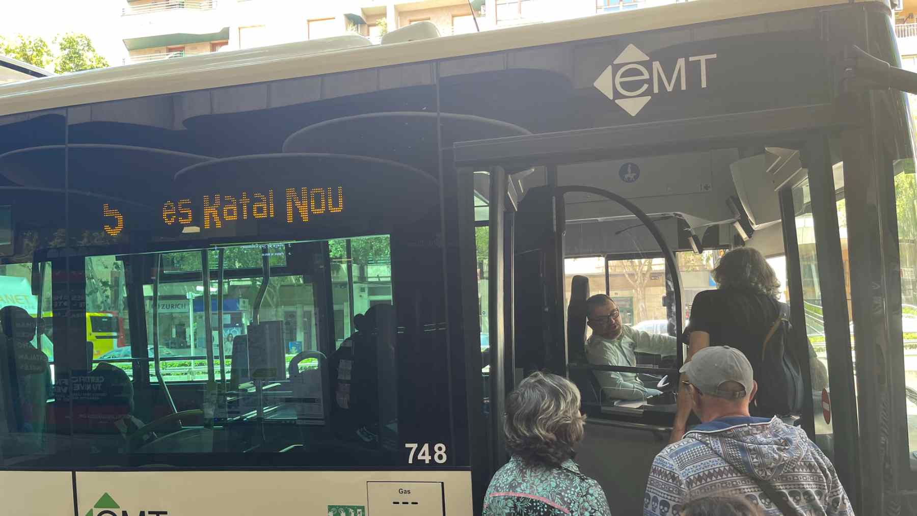 Autobús de la línea 5 de la EMT de Palma.