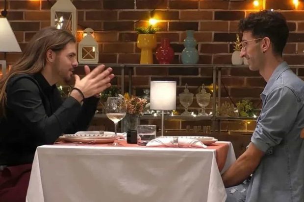 Raúl y Arnau durante la cita de 'First Dates'. (Mediaset)