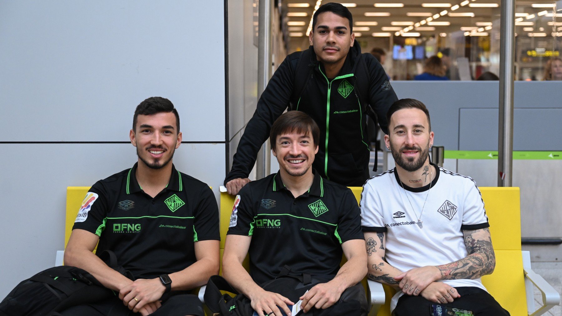 Marcelo, Chaguinha, RIvillos y Cleber en el Aeroport.