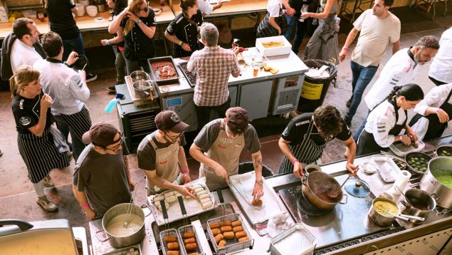 PortAmérica se consolida como la mayor cocina efímera del mundo uniendo música y Cervezas 1906