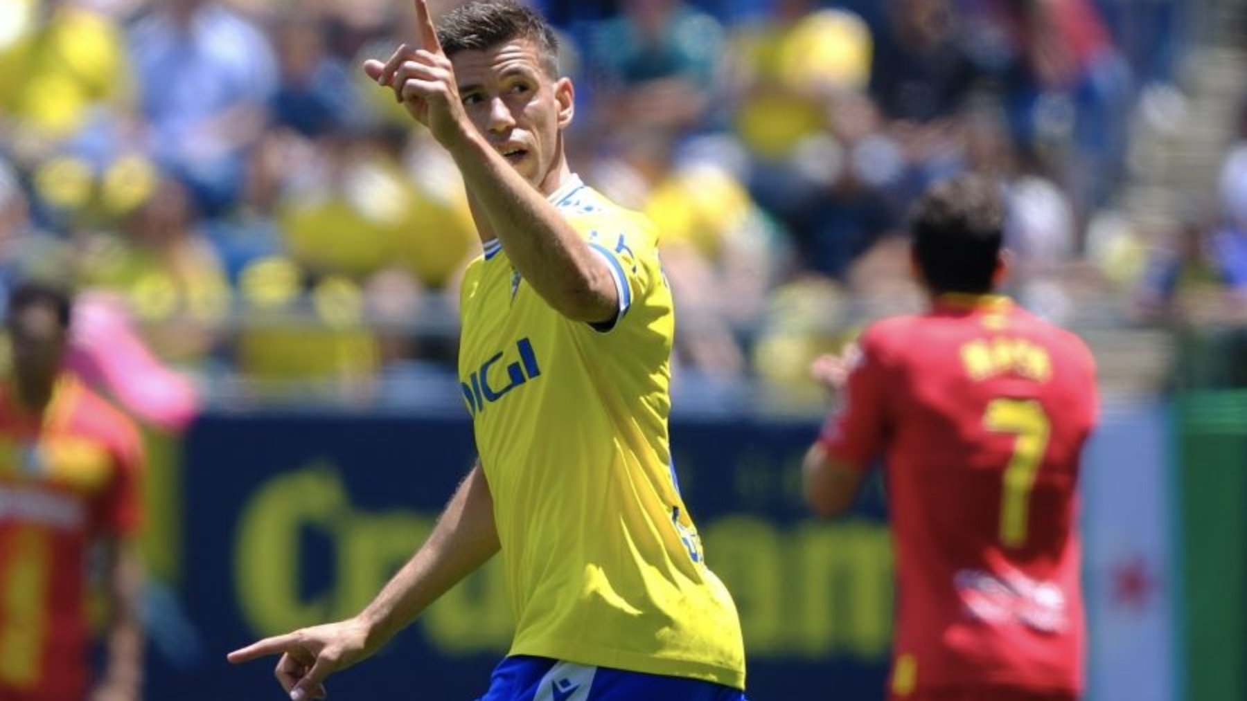 Rubén Alcaraz celebra su gol al Getafe.