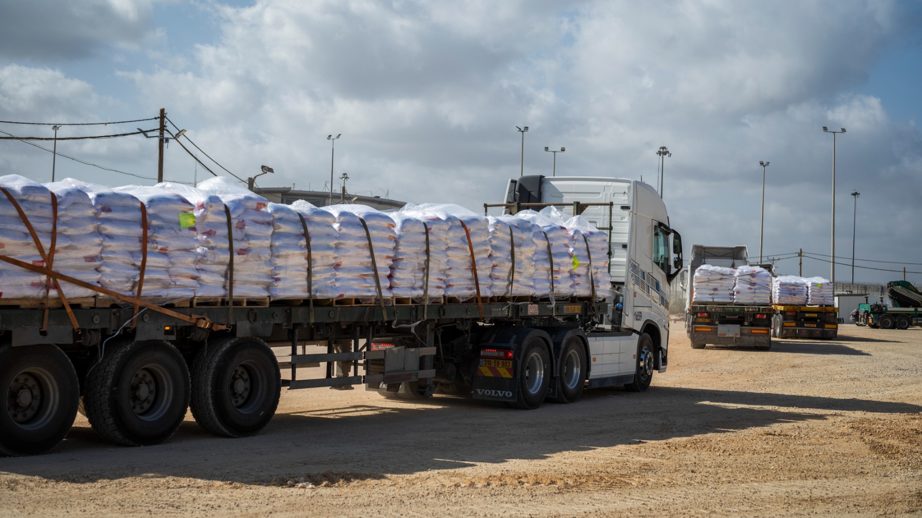 Ayuda humanitaria en el paso de Erez. (Foto: Ep)