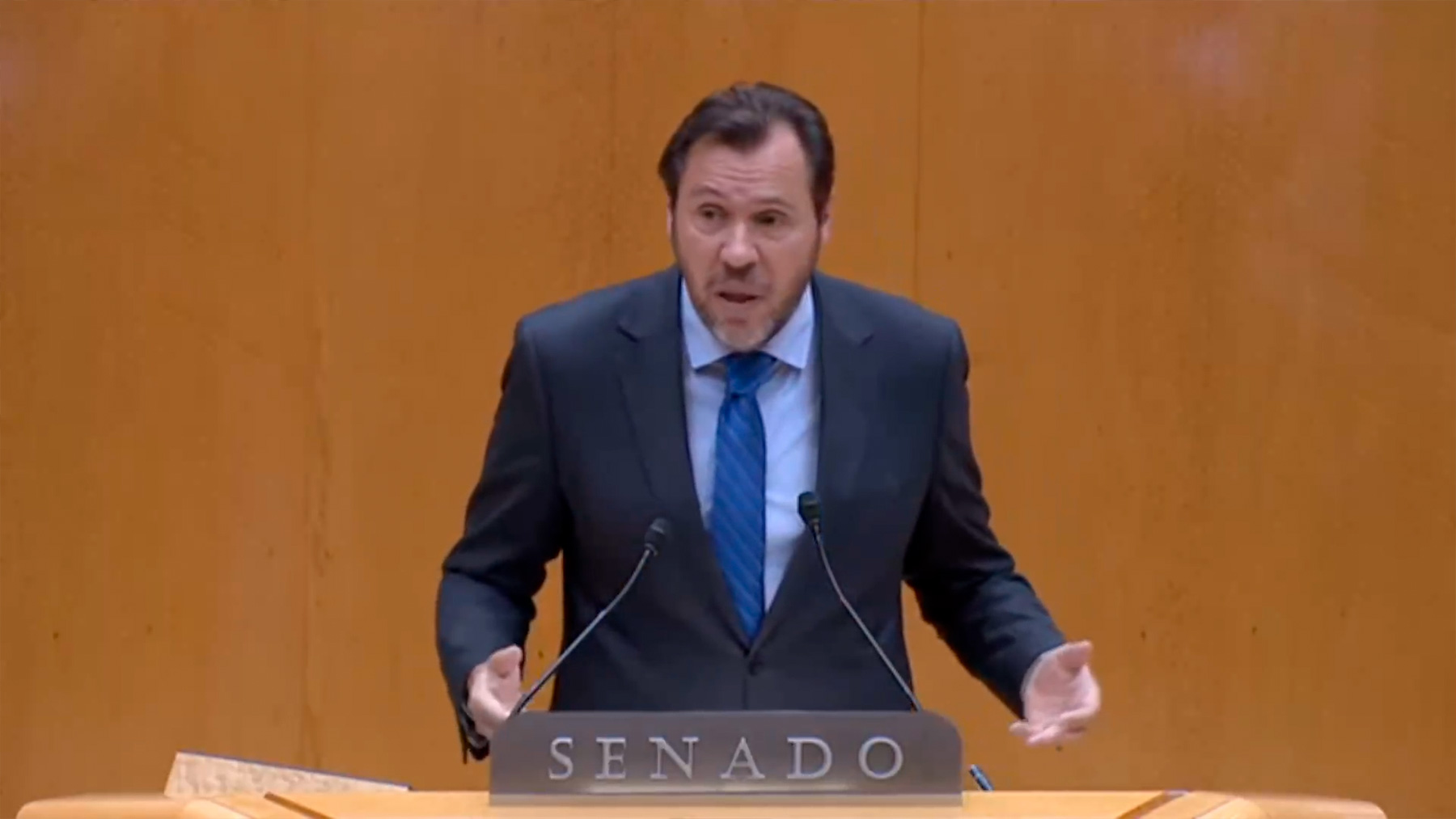 El ministro de Transportes, Óscar Puente, en el Senado