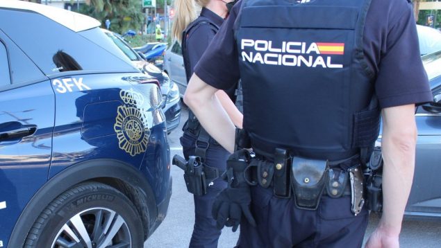 Detenido un colombiano en situación ilegal tras robar un piso y huir saltando por las azoteas en Madrid