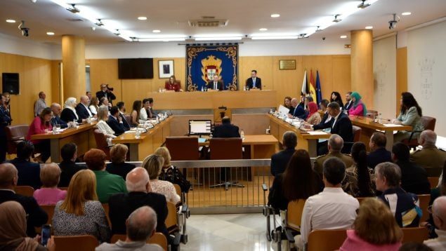 El PSOE de Ceuta expulsa a dos diputados por apoyar al PP y llama a echar «a los mercaderes del templo»