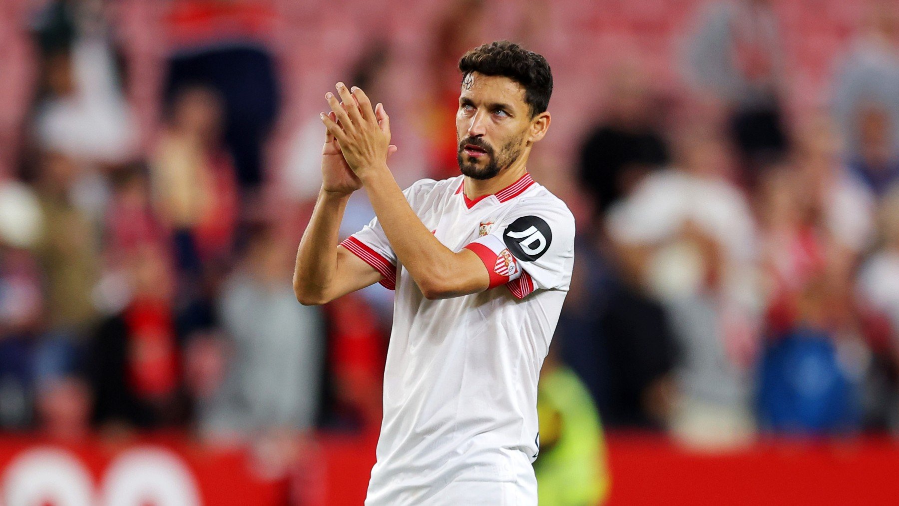 Jesús Navas agradece a la afición el apoyo recibido. (Getty)