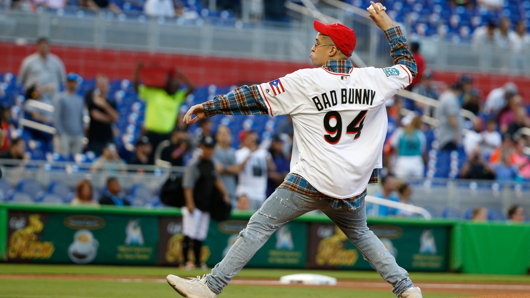 Bad Bunny fundó la agencia Rimas Sport para jugadores latinos del béisbol en Estados Unidos. (MLB Puerto Rico)