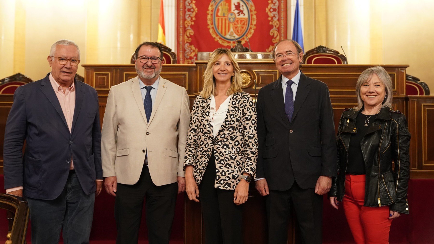 Senadores del PP impulsores del premio.