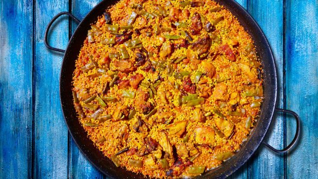 paella valenciana tradicional