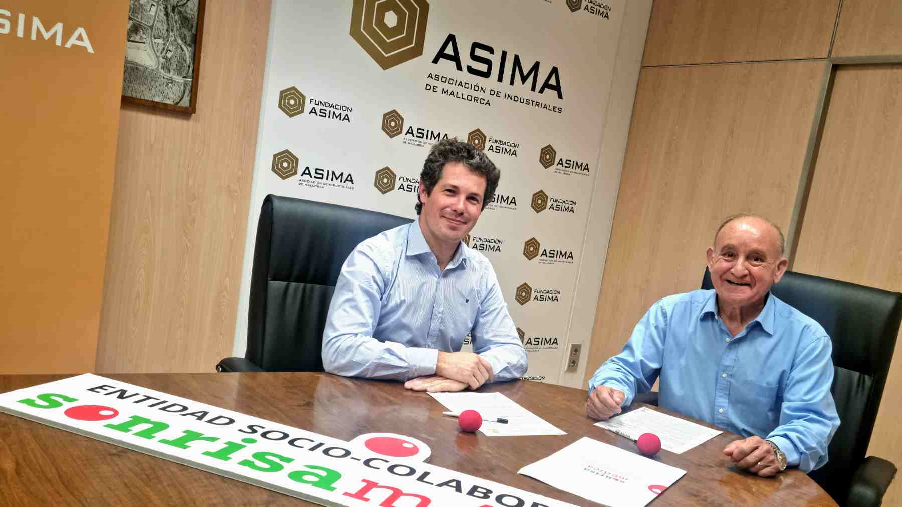 La Fundación ASIMA renueva el convenio de colaboración con la Sonrisa Médica.