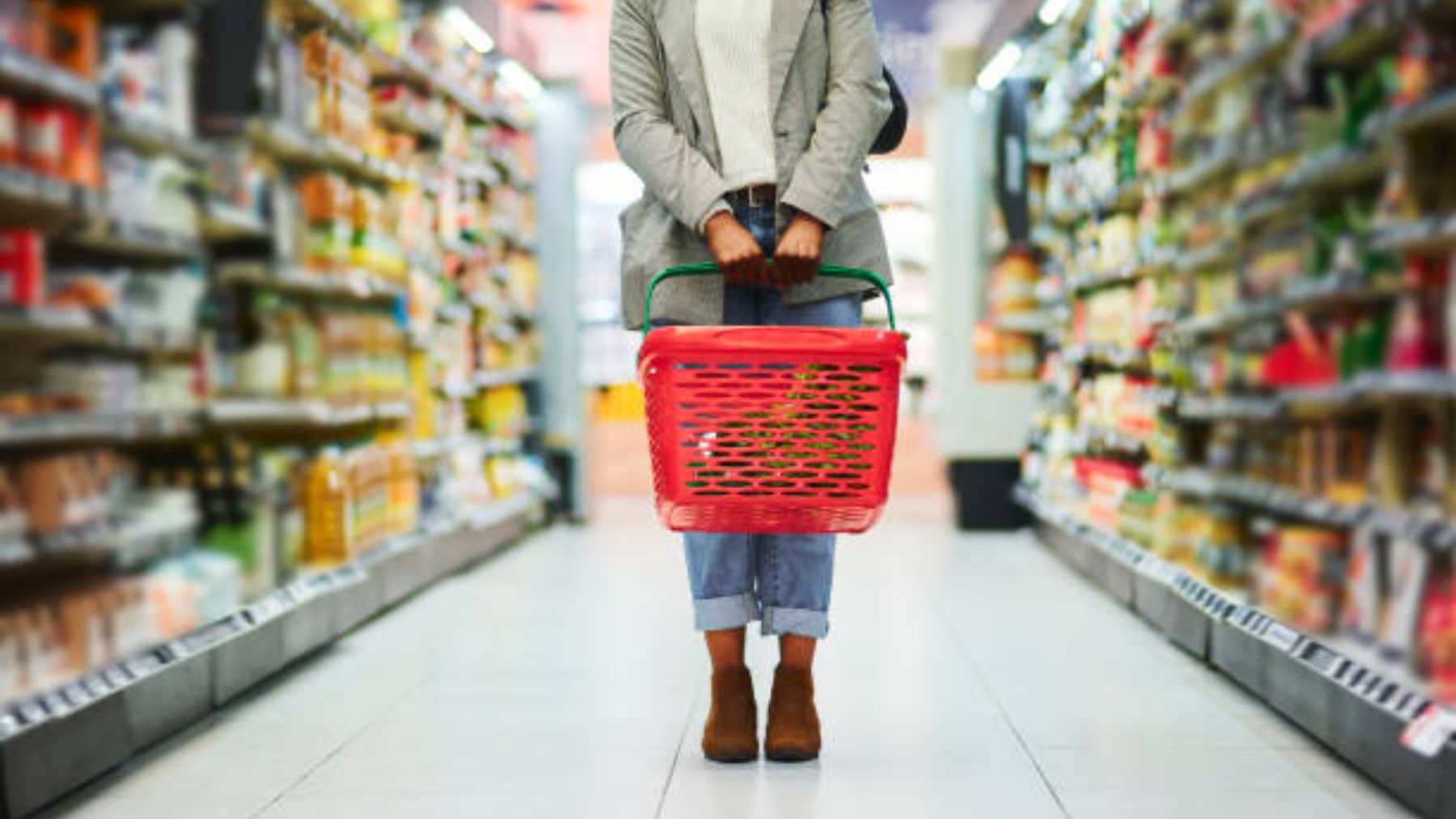 Mujer en un supermercado.