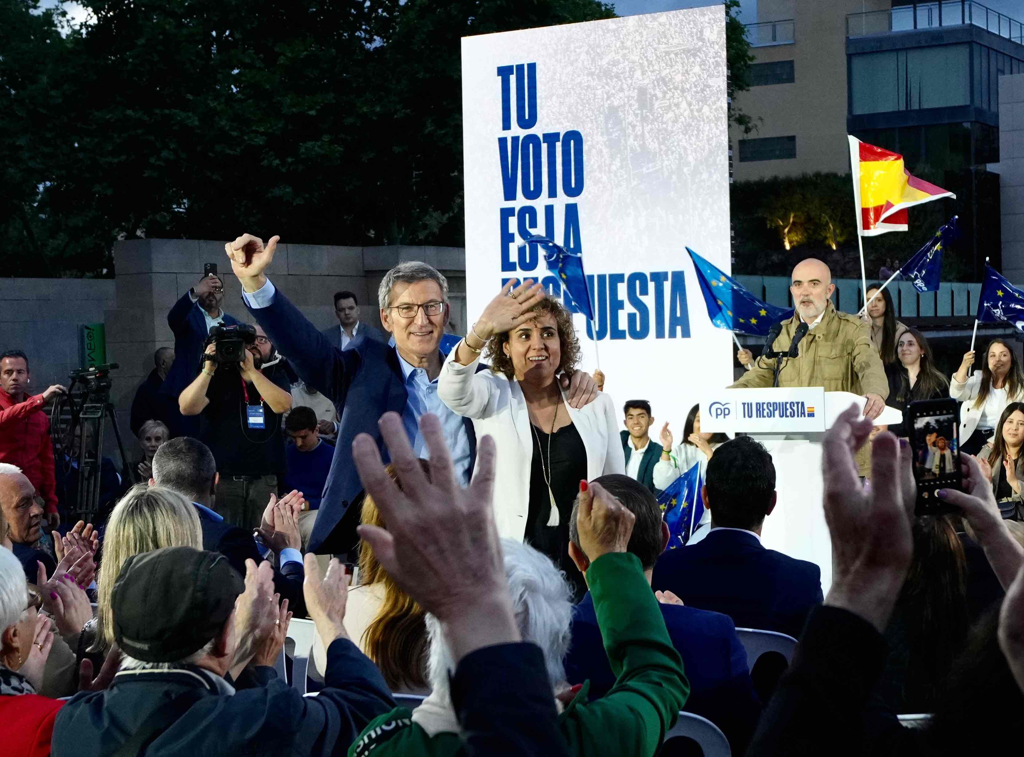 Feijóo y Montserrat en el arranque de campaña en Barcelona. Foto: David Mudarra