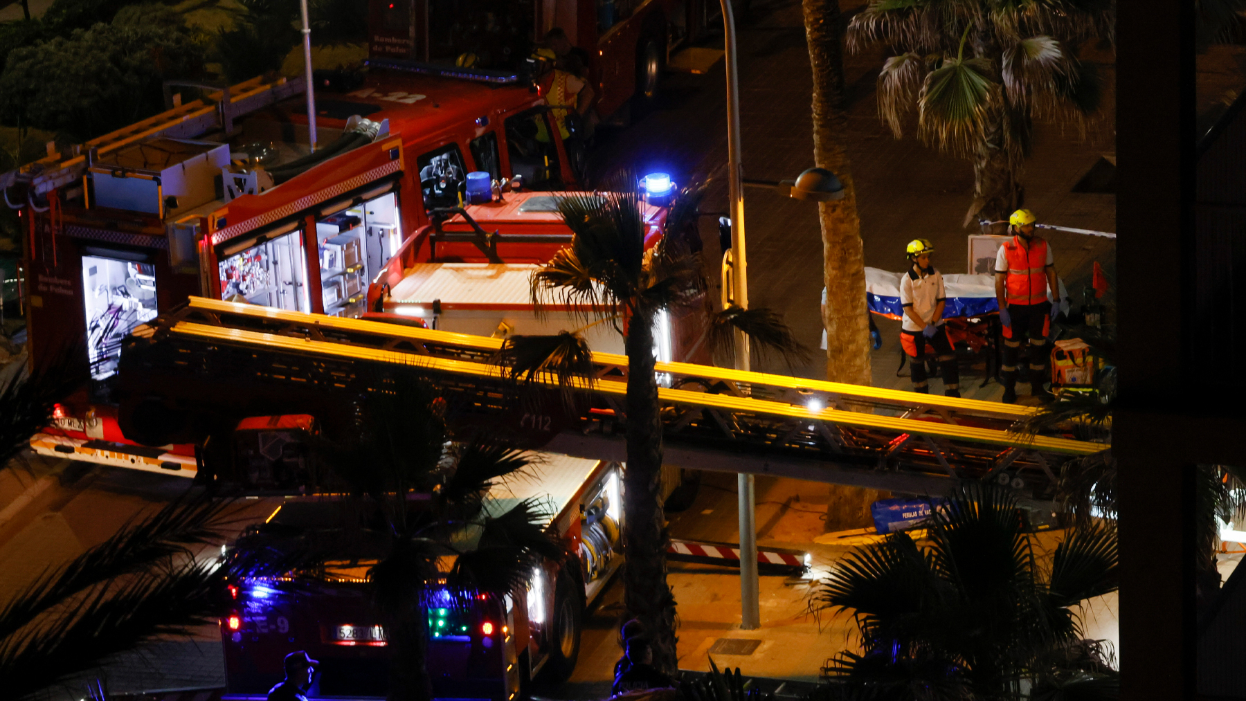 Imagen de la asistencia por el derrumbe de un edificio en Palma. (Foto: EFE)