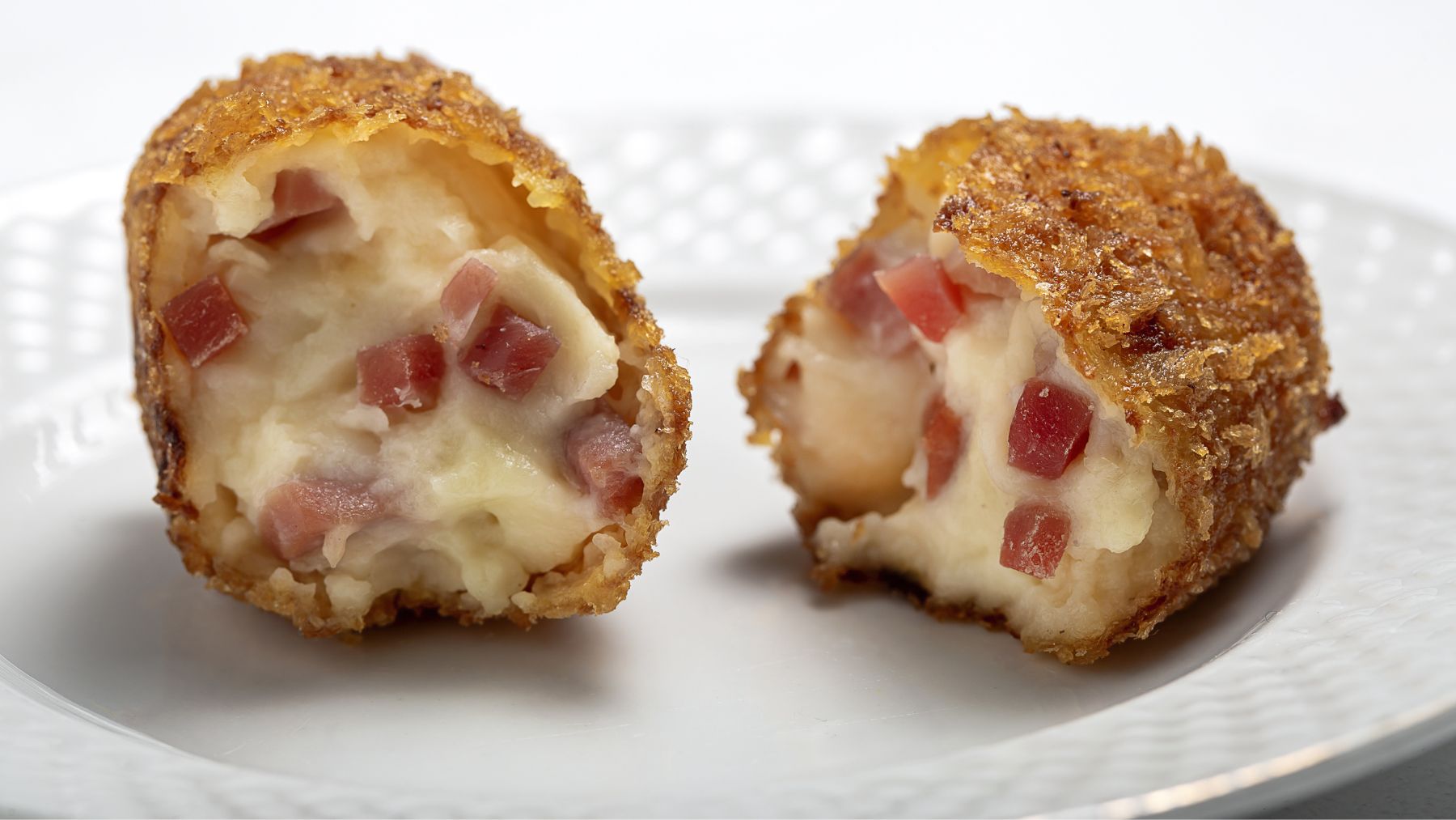 Croqueta de jamón ibérico.