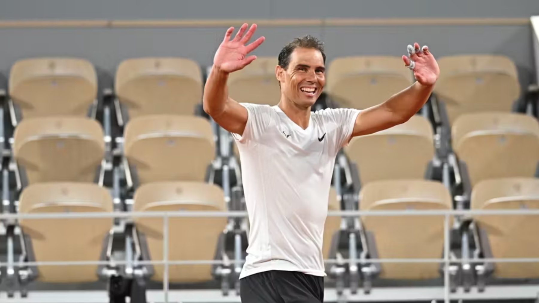 Rafa Nadal, en un entrenamiento en Roland Garros. (Foto: FFT)