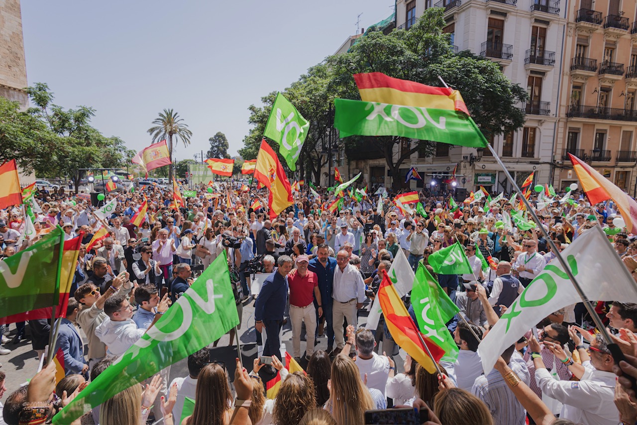 Abascal, Buxadé, Barrera y Gil Lázaro, en el centro, en el acto de este domingo de Vox en Valencia.