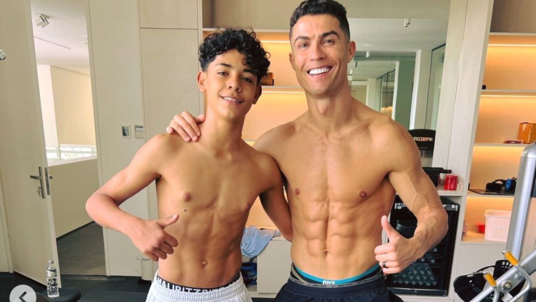 Cristiano y su hijo. (Instagram)