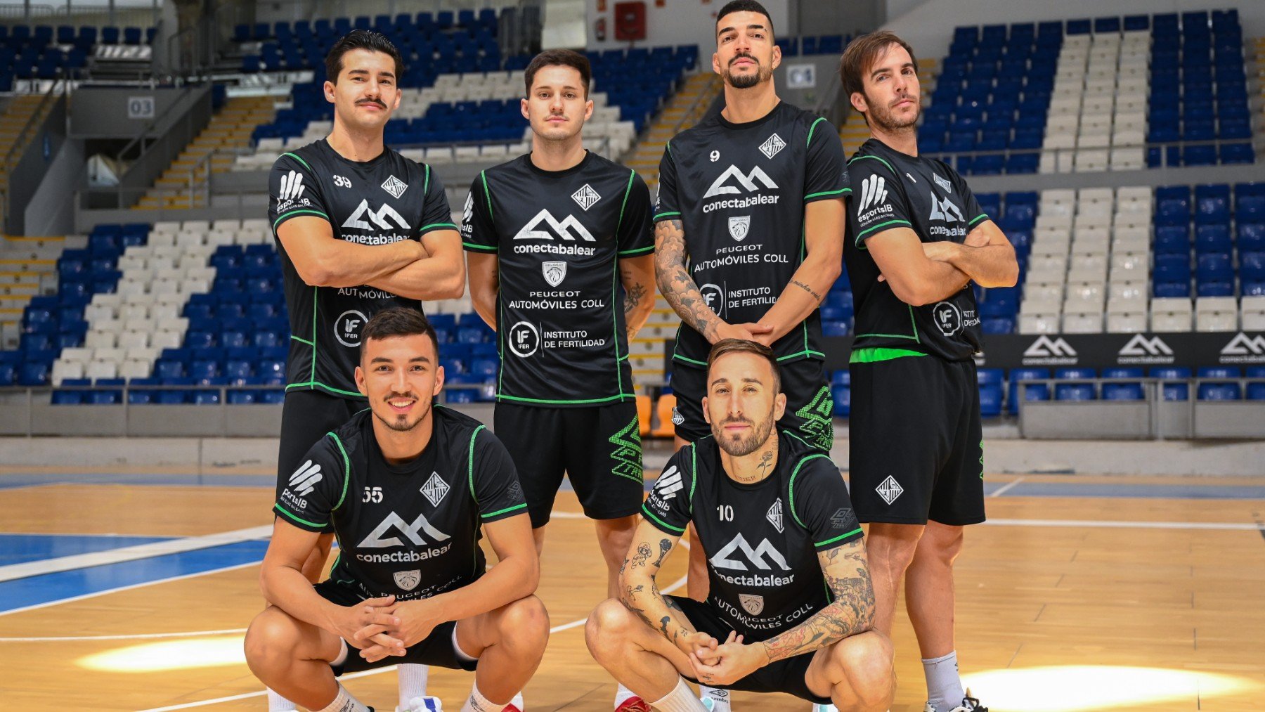 Gordillo, Ernesto, Bruno Gomes, Carlos barrón, Marcelo y Rivillos posan en Son Moix.