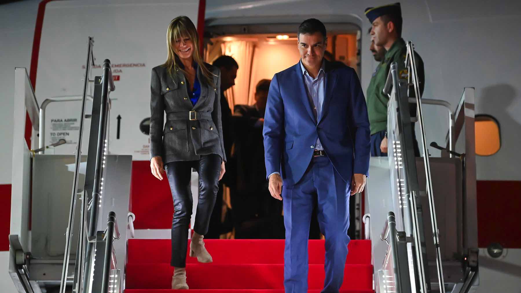 Begoña Gómez y Pedro Sánchez en un viaje oficial.