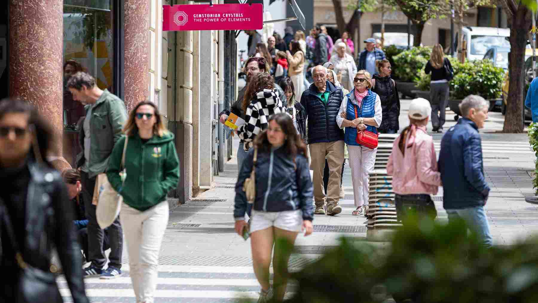 Turistas en el centro de Palma de Mallorca.