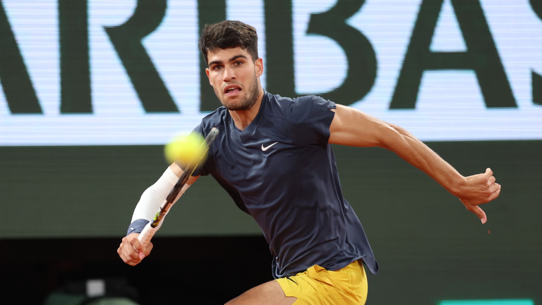 Carlos Alcaraz, en un partido en Roland Garros. (Getty)