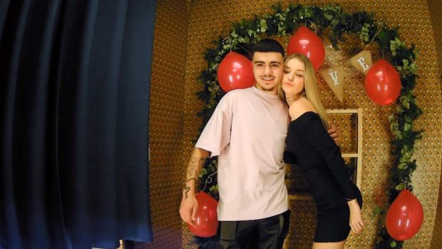 Cristian y Laura en 'First Dates'. (Mediaset)