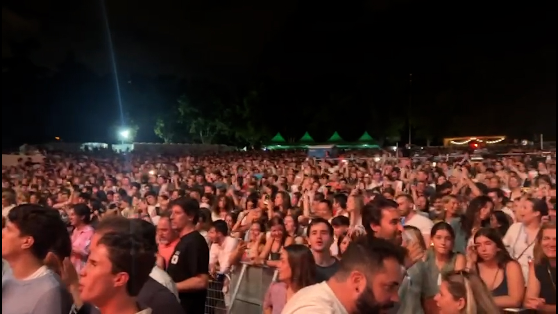 Concierto de Taburete. (Vídeo: Borja García)