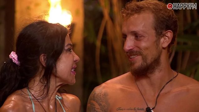 Maite Galdeano y Rubén Torres en la palapa de Supervivientes 2024. (Mediaset)