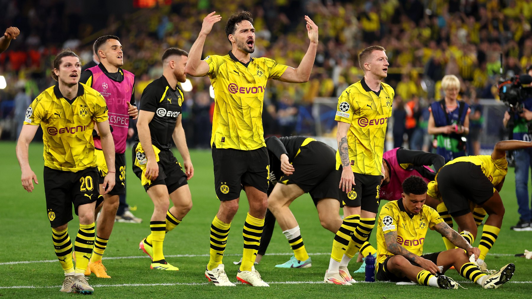 El Borussia Dortmund viste de amarillo y negro en su primera equipación. (Getty)