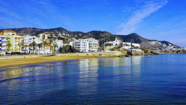 Pueblos y playa en Cataluña