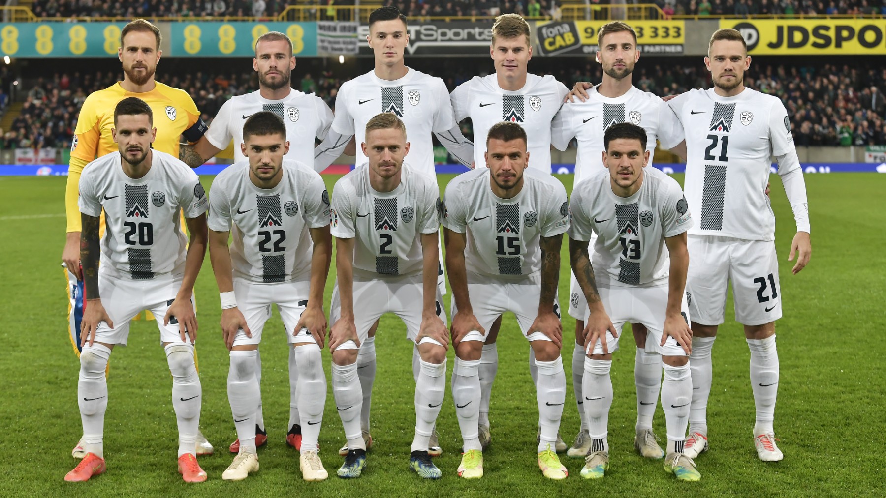 Una foto del once titular de Eslovenia. (Getty)