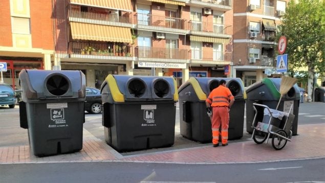 Un hombre se queda dormido en un contenedor y aparece en un vertedero de Córdoba