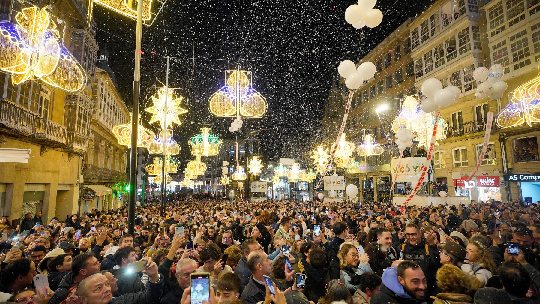 Las luces de Navidad en Vigo. (Foto: EP)