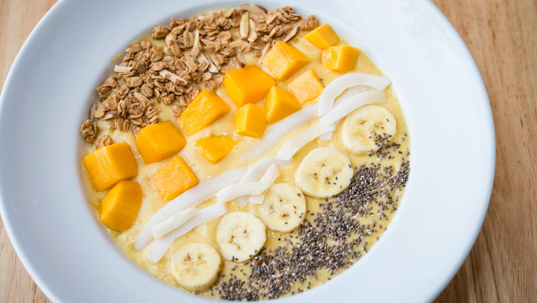 Smoothie bowl conn plátano y mango.