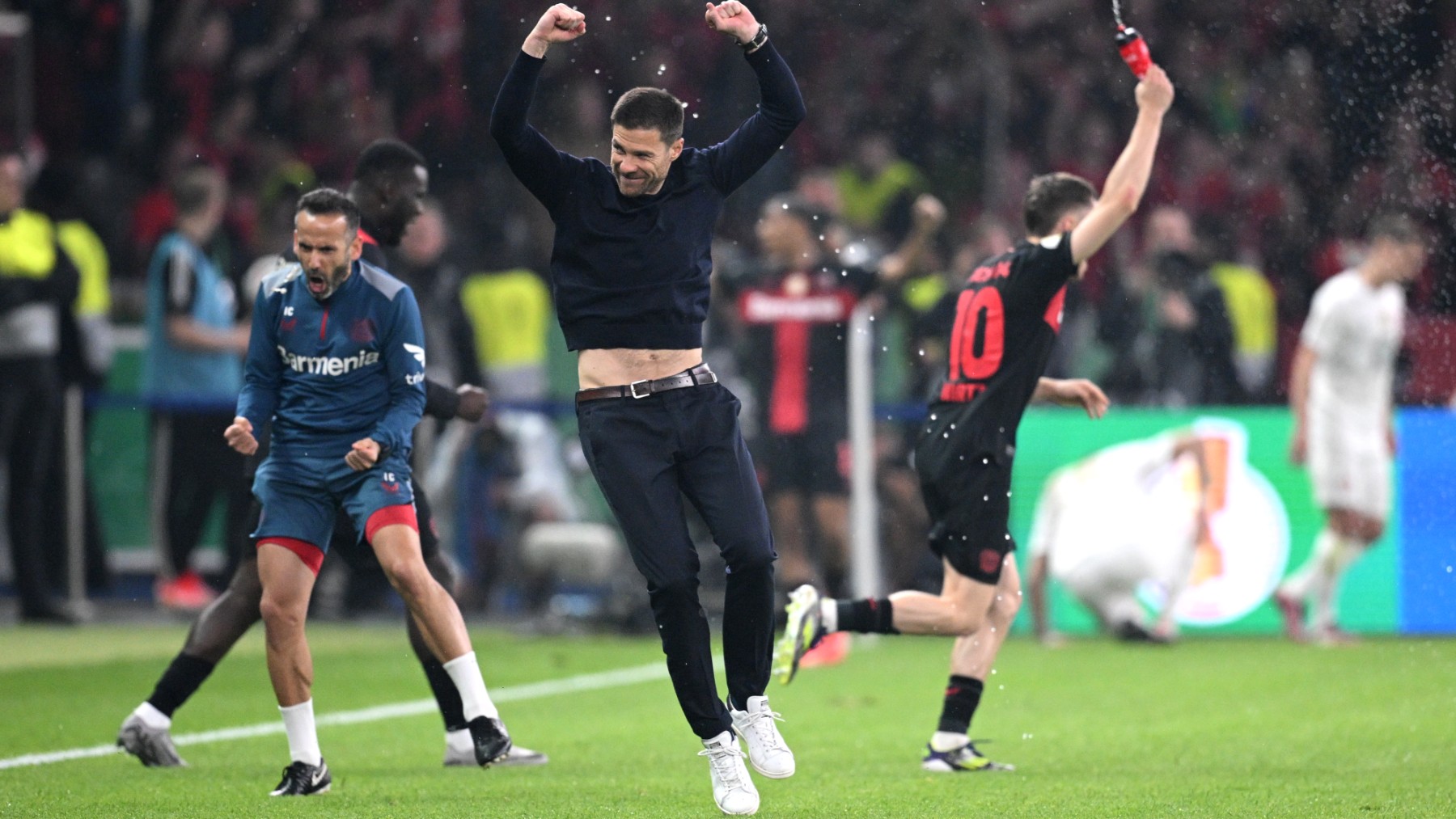 Xabi Alonso celebra un gol del Bayer. (Getty)