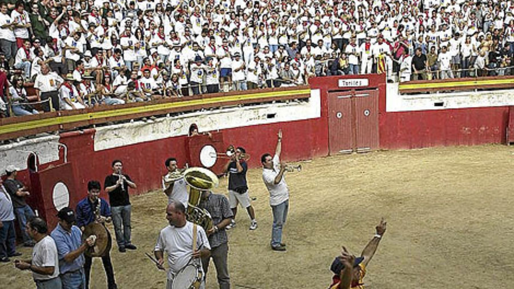 Festival taurino en la plaza de toros de Felanitx.