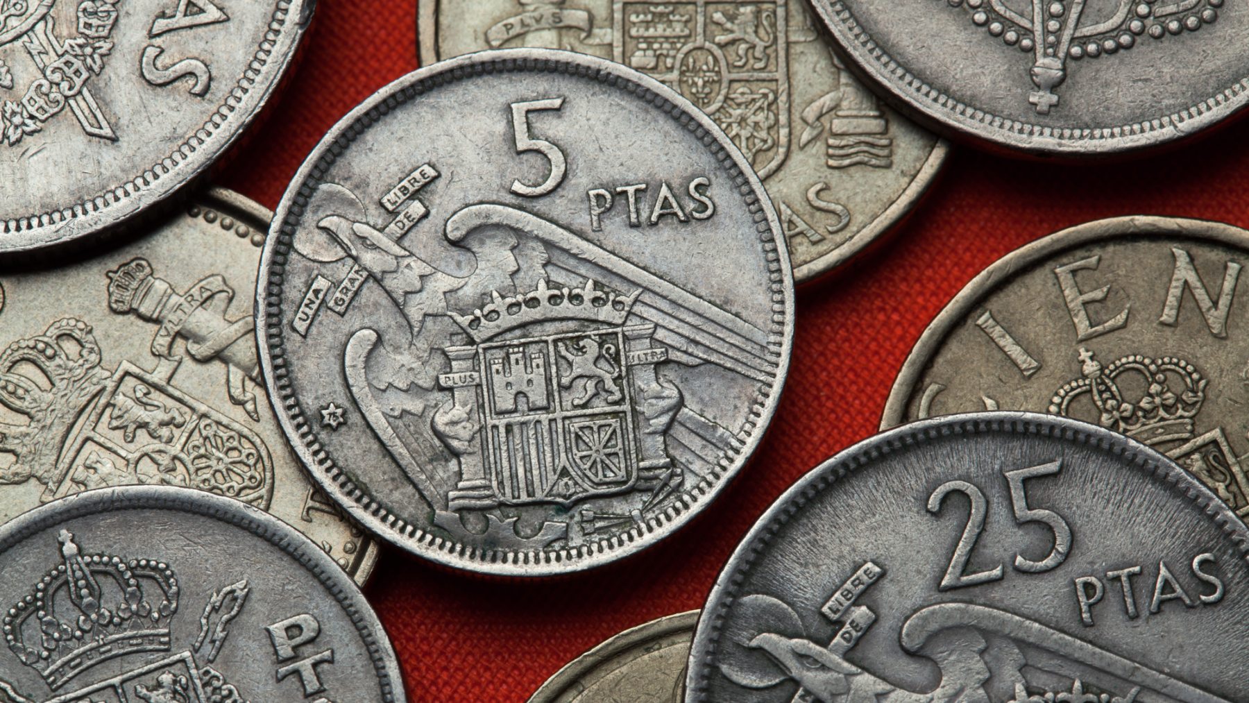 Diferentes monedas de pesetas