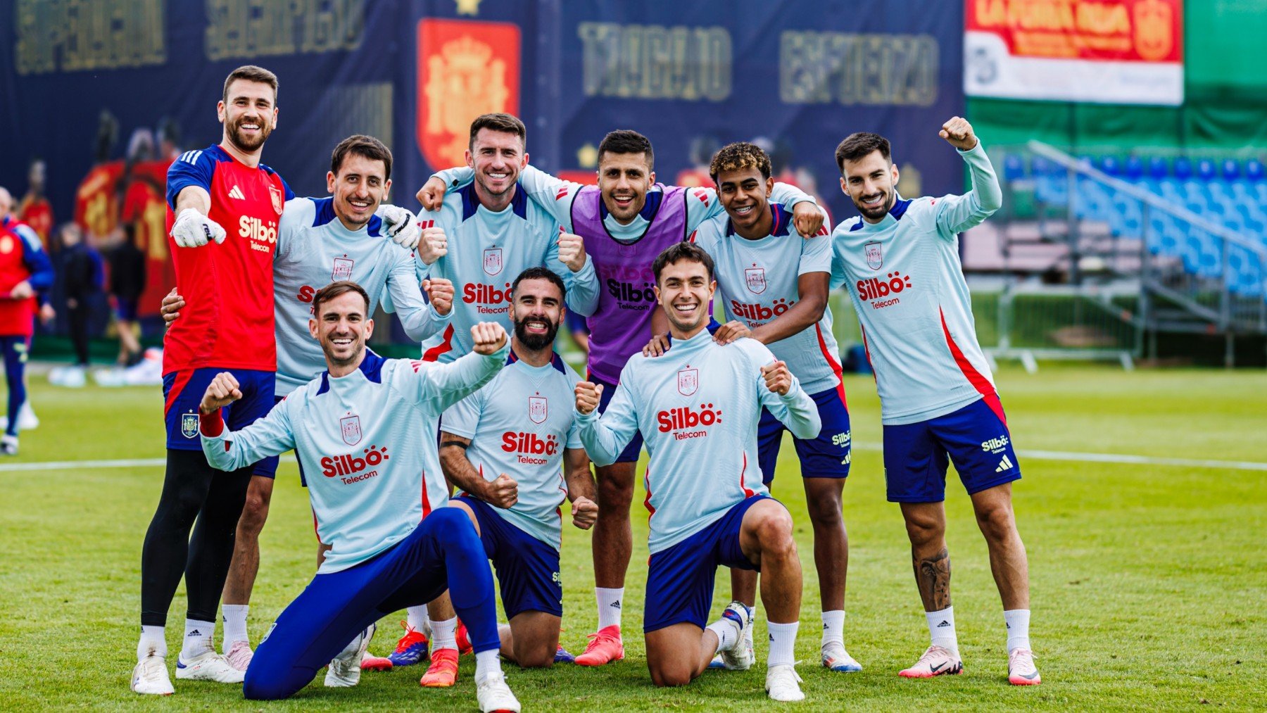 Los jugadores de la selección española tras un entrenamiento. (RFEF)