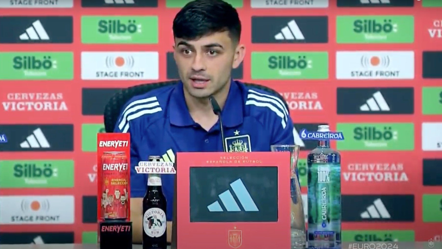 Pedri en rueda de prensa. (RFEF)