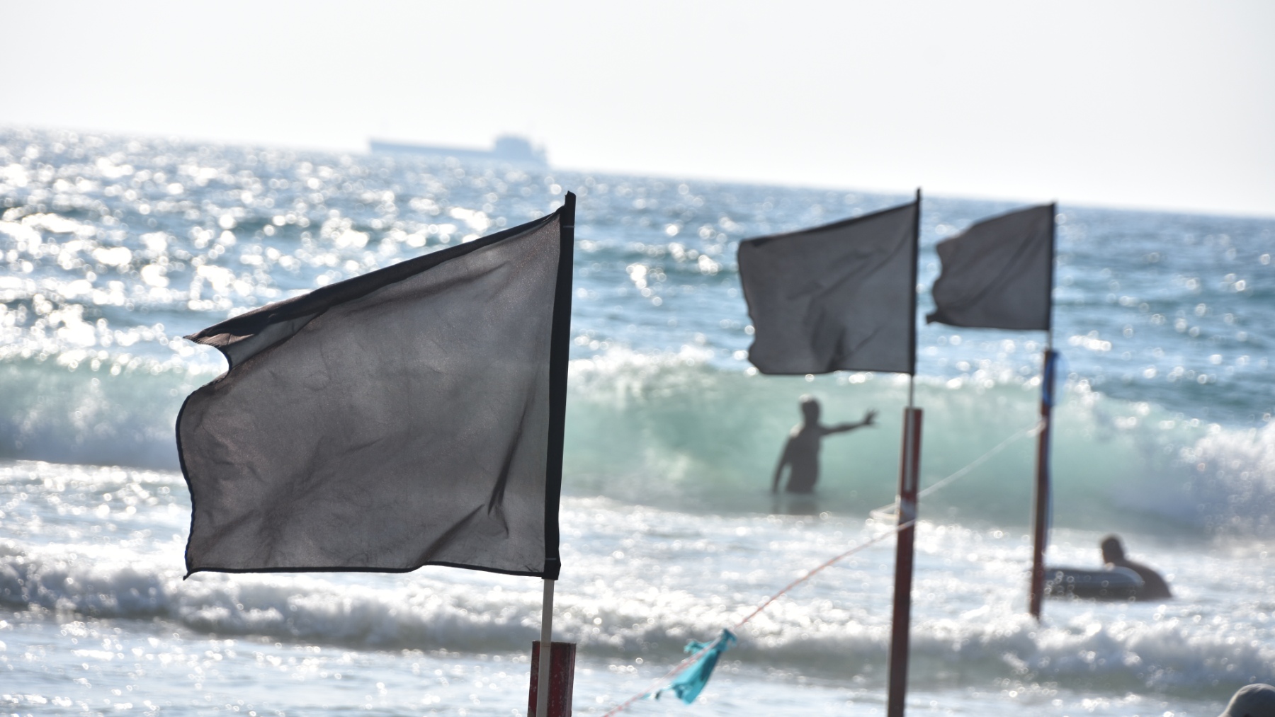 Ecologistas en Acción ha otorgado la ‘Bandera Negra’ a quince playas   de las islas Canarias afectadas por un «urbanismo depredador»