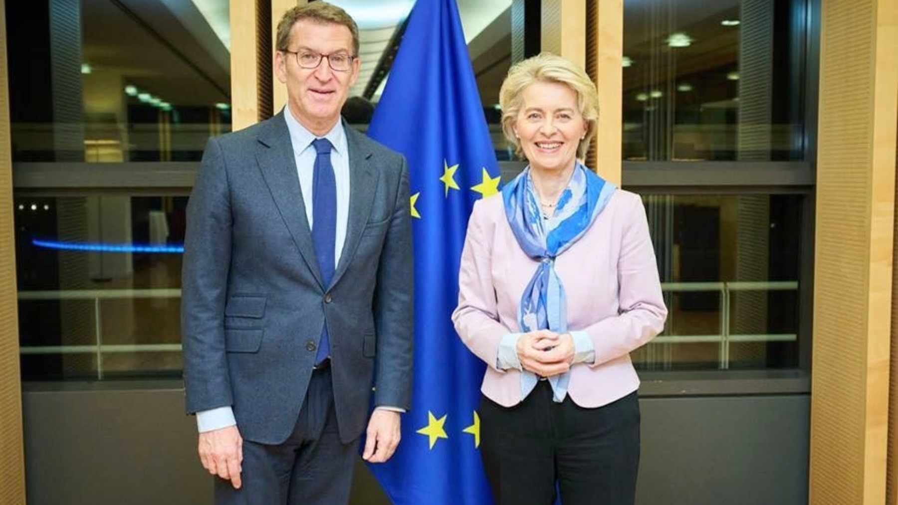 Alberto Núñez Feijóo y Ursula Von der Leyen. (Foto: EP)