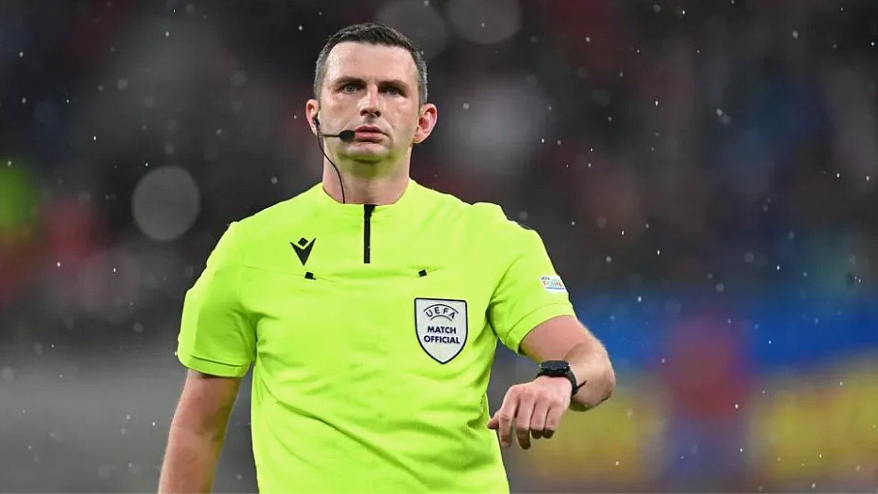 Michael Oliver en un partido UEFA. (RFEF)