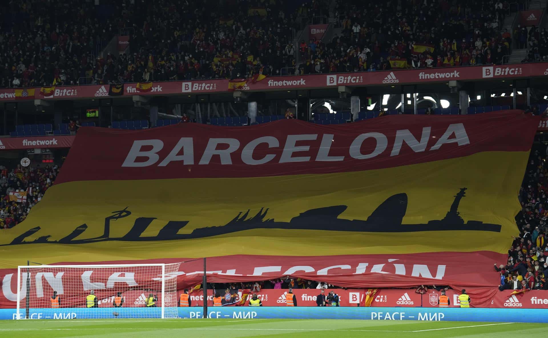‘Barcelona con la selección’ fue un éxito en el último partido que España jugó recientemente en Cataluña.